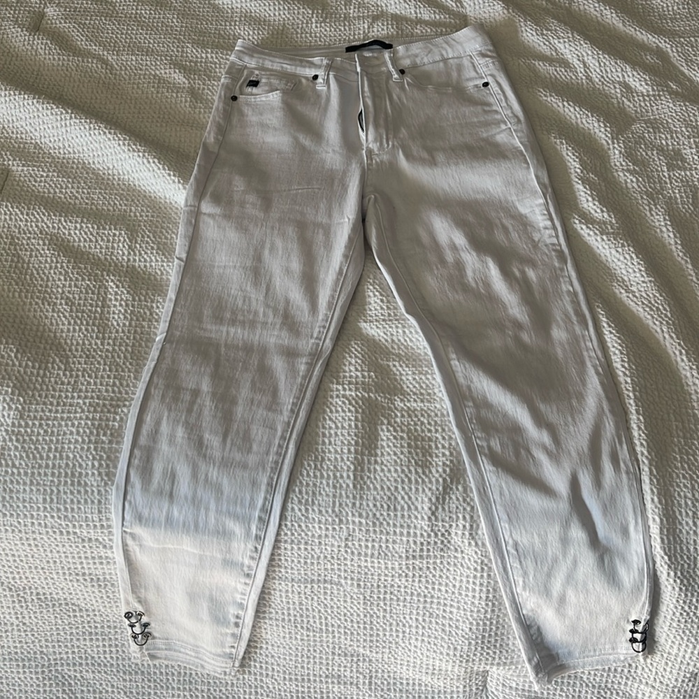 White skinny cropped jeans